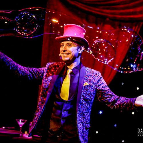Cabaret des Bulles - Allan Hart - Numéro Visuel Attraction de bulles de savon - Des bulles ! Des bulles ! - Magicien des Bulles- Bubble Show