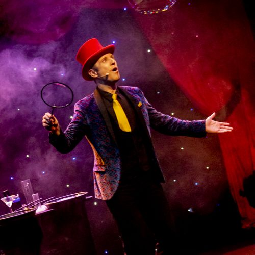 Cabaret des Bulles - Allan Hart - Numéro Visuel Attraction de bulles de savon - magique- Magicien des Bulles- Bubble Show