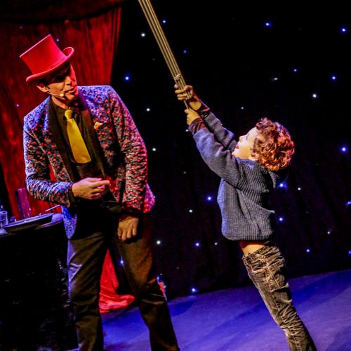 Cabaret des Bulles - Allan Hart - Spectacle de bulles de savon - plus haut !!! plus haut !!!- Magicien des Bulles