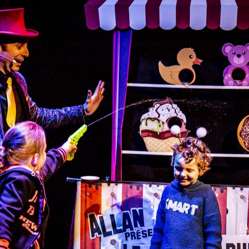 Cabaret des Bulles - Allan Hart - Spectacle de bulles de savon- de l'eau et des bulles- Magicien des Bulles